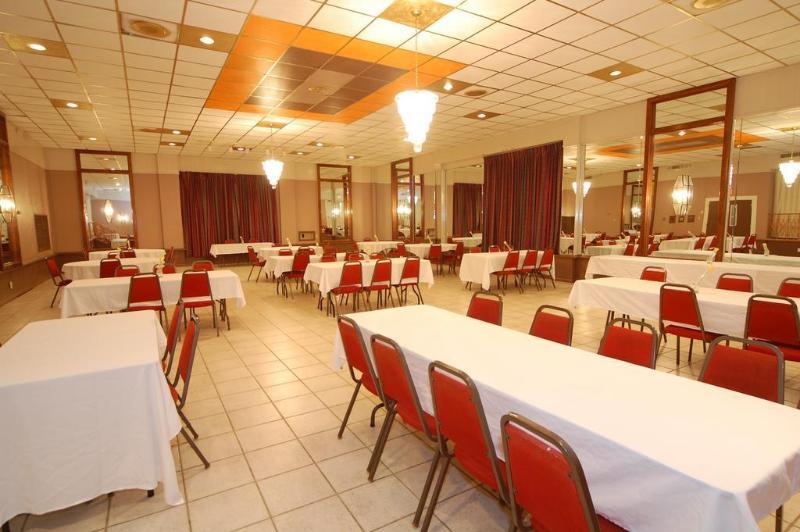 Rodeway Inn Conference Center Beaumont Extérieur photo