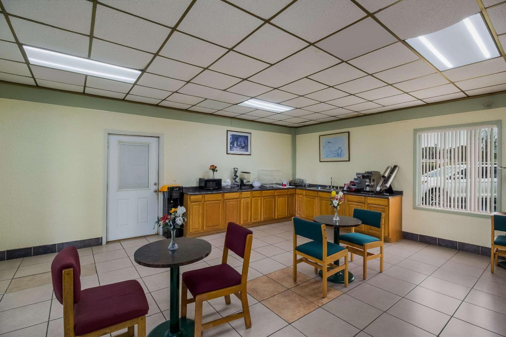 Rodeway Inn Conference Center Beaumont Extérieur photo
