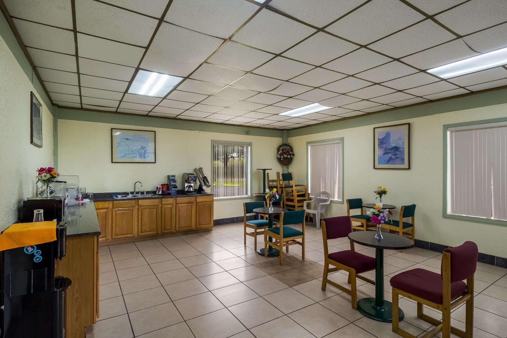 Rodeway Inn Conference Center Beaumont Extérieur photo