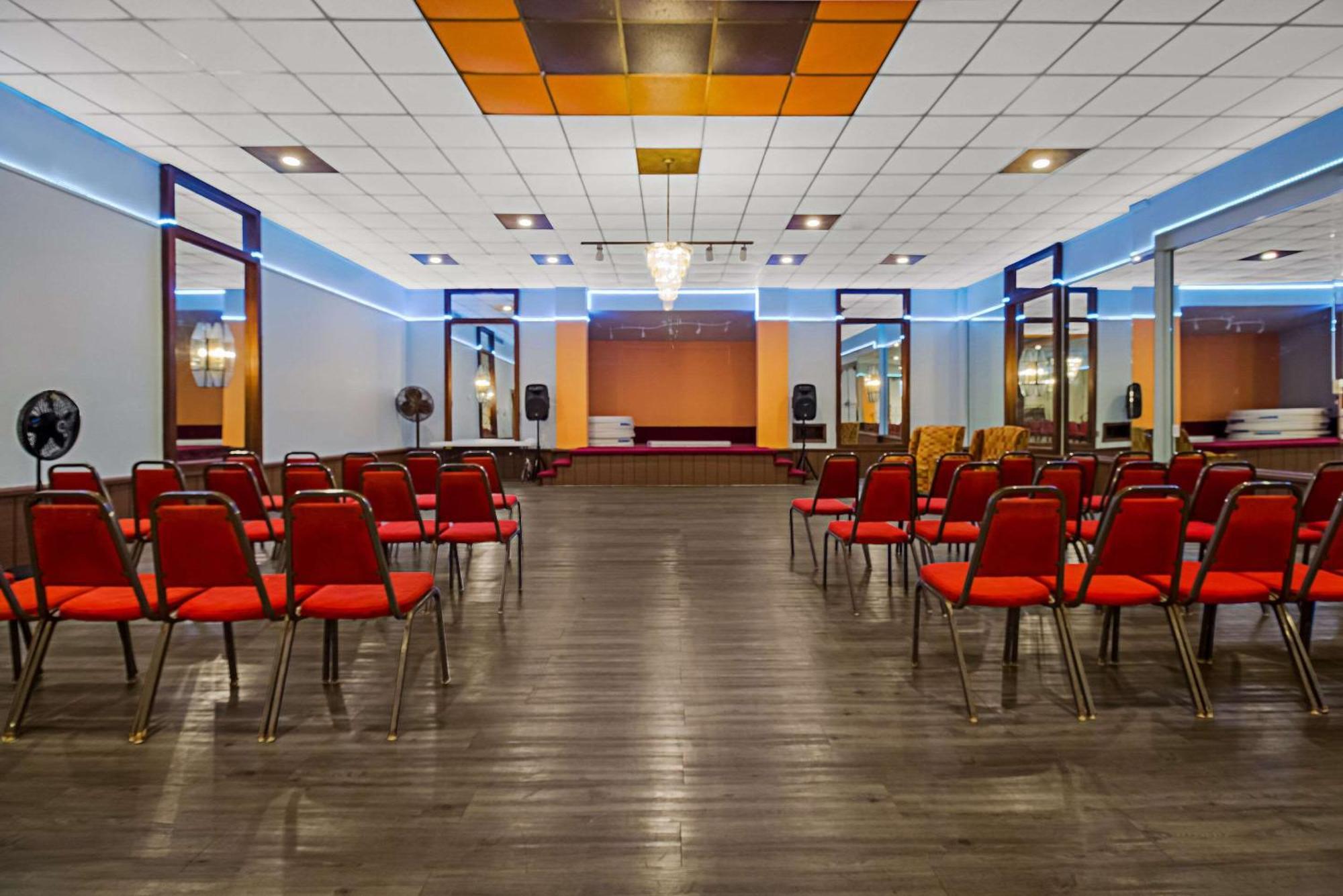 Rodeway Inn Conference Center Beaumont Extérieur photo