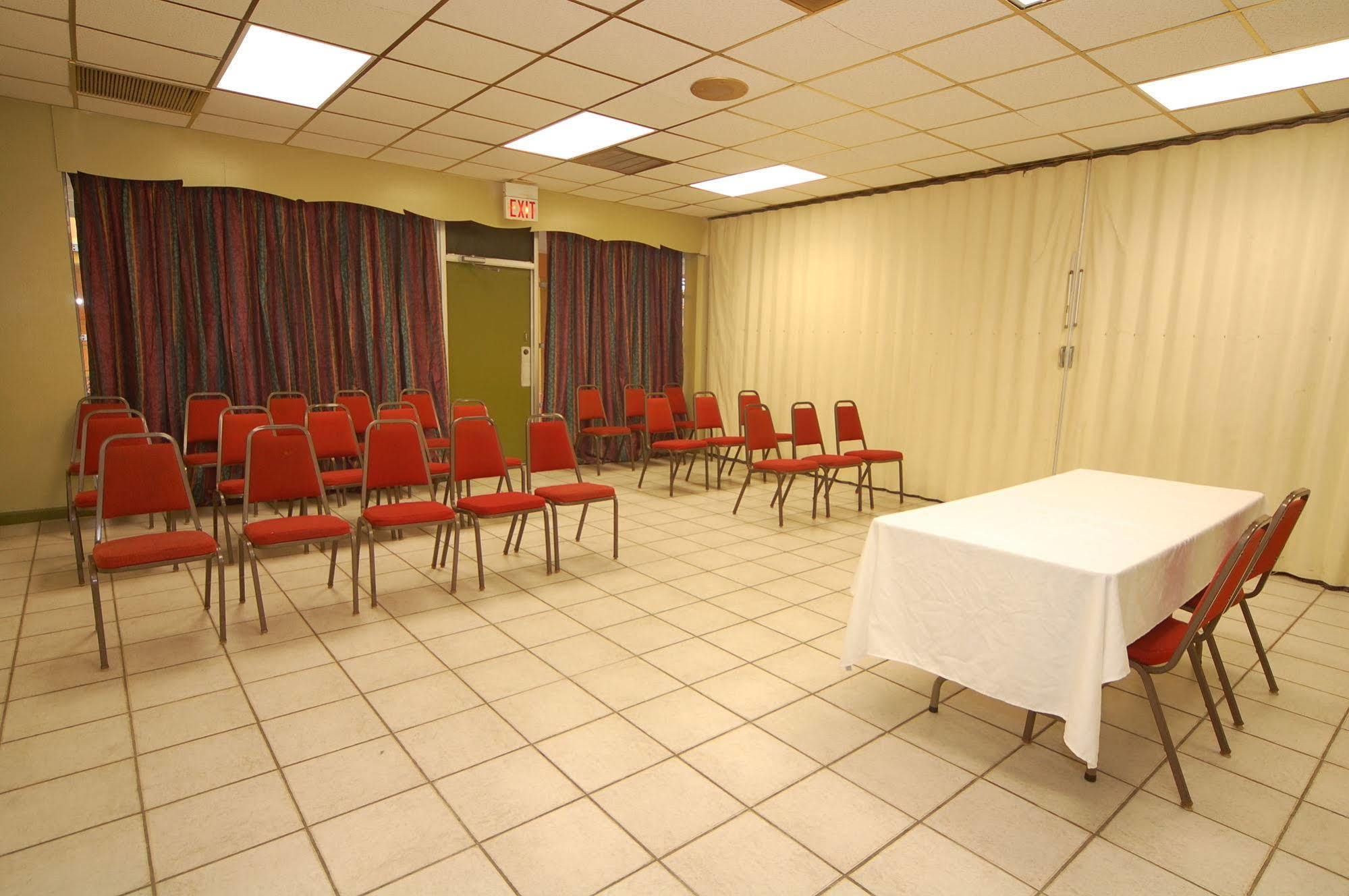 Rodeway Inn Conference Center Beaumont Extérieur photo