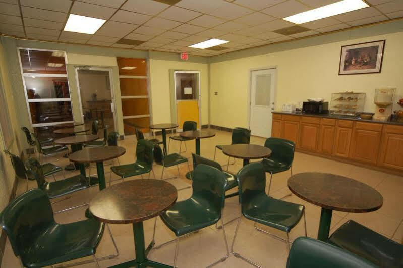 Rodeway Inn Conference Center Beaumont Extérieur photo